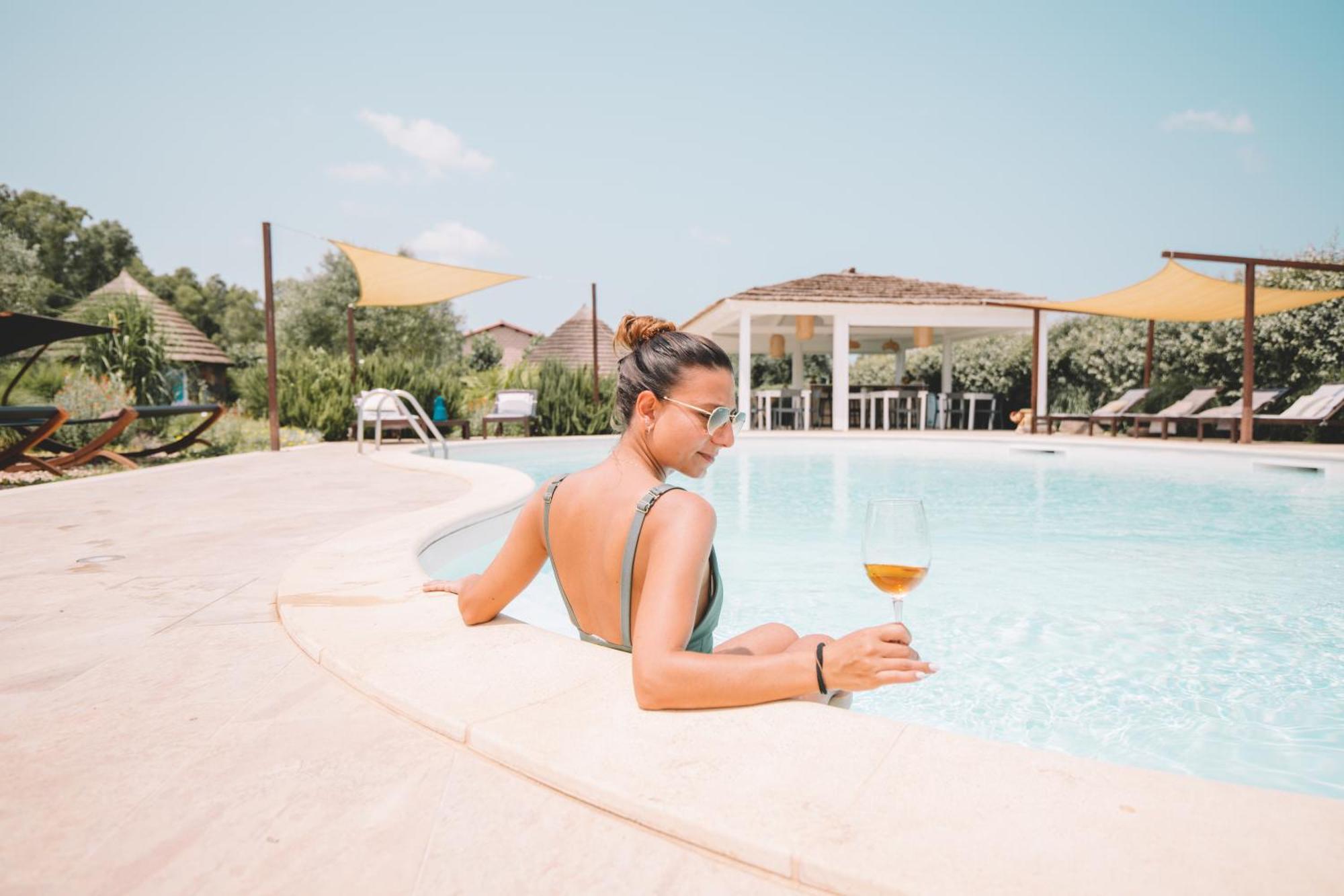 Is Cheas Wine Farm Boutique Hotel San Vero Milis Exterior photo